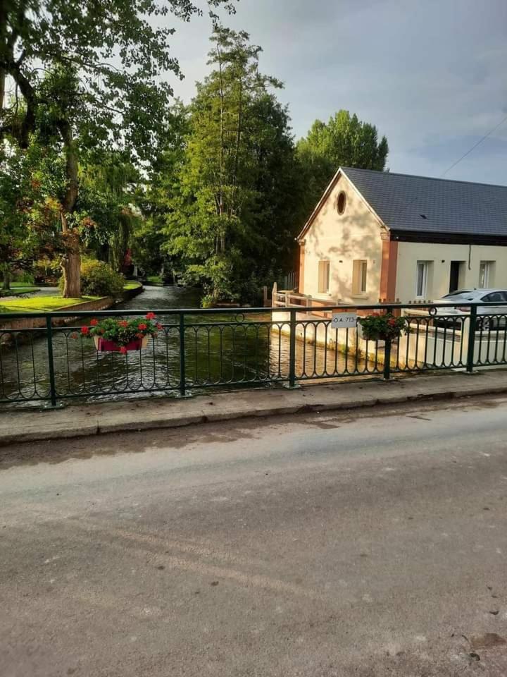 הוילה Sept-Meules Au Clair Matin Sur L'Yeres מראה חיצוני תמונה
